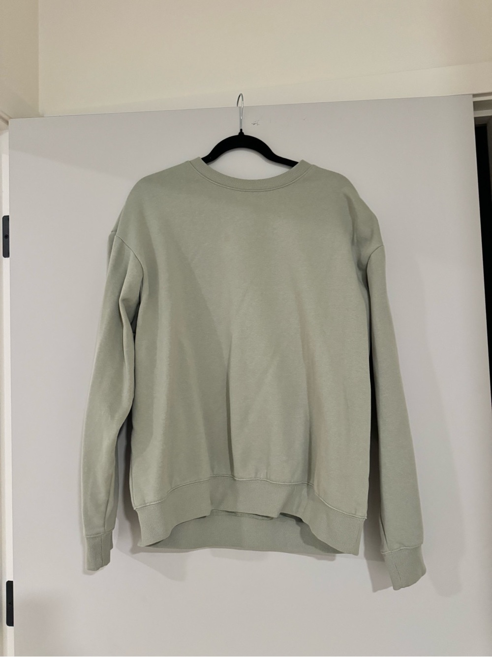 H&M Men's Light Sage Crewneck Sweatshirt